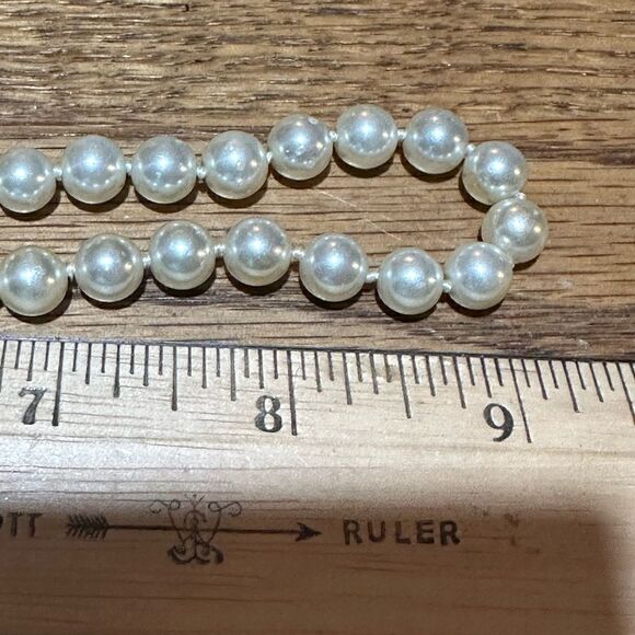 Vintage Set of Glass Pearls for 18” with Matching Vintage Clip on Earrings - Picture 4 of 4